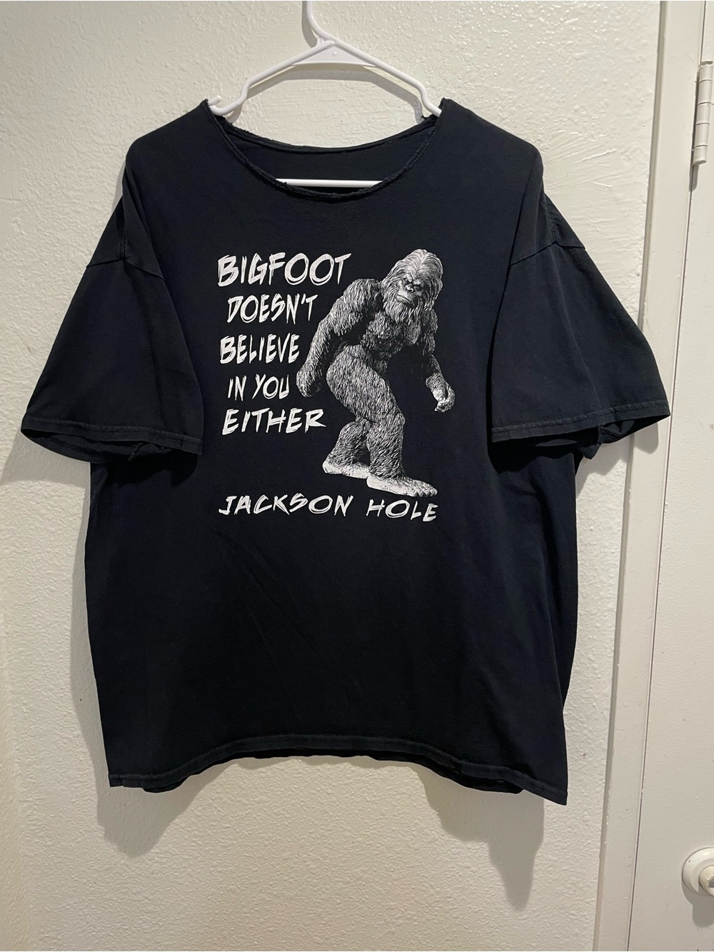 Bigfoot Doesn't Believe In You Funny Graphic 2XL Tee Jackson Hole Raw Cut Collar